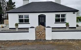 Cheerful Three Bedroom Country Cottage