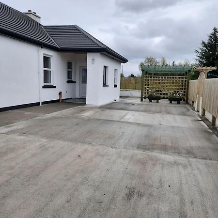 Cheerful Three Bedroom Country Cottage Ballina  Exterior photo