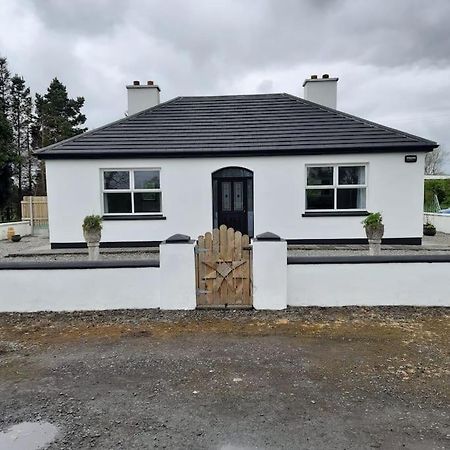 Cheerful Three Bedroom Country Cottage Ballina  Exterior photo
